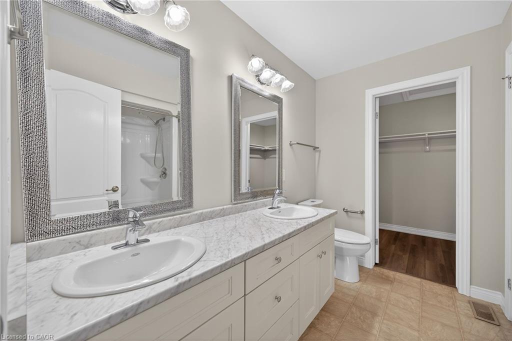98 Macneil Court Property Photo 25