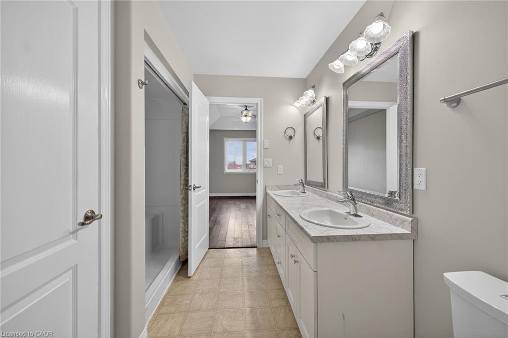 98 Macneil Court Property Photo 27