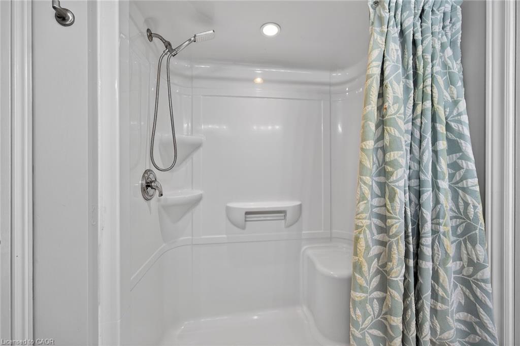 98 Macneil Court Property Photo 28