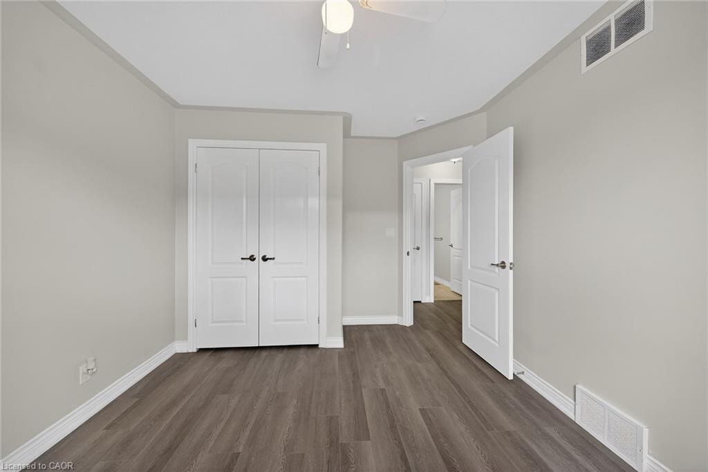 98 Macneil Court Property Photo 30