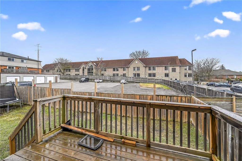98 Macneil Court Property Photo 44