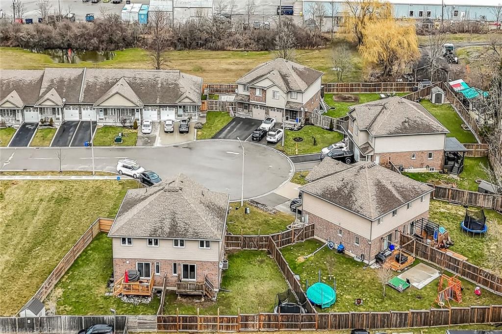 98 Macneil Court Property Photo 47