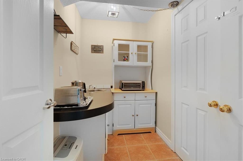 139 Gold Street Property Photo 31