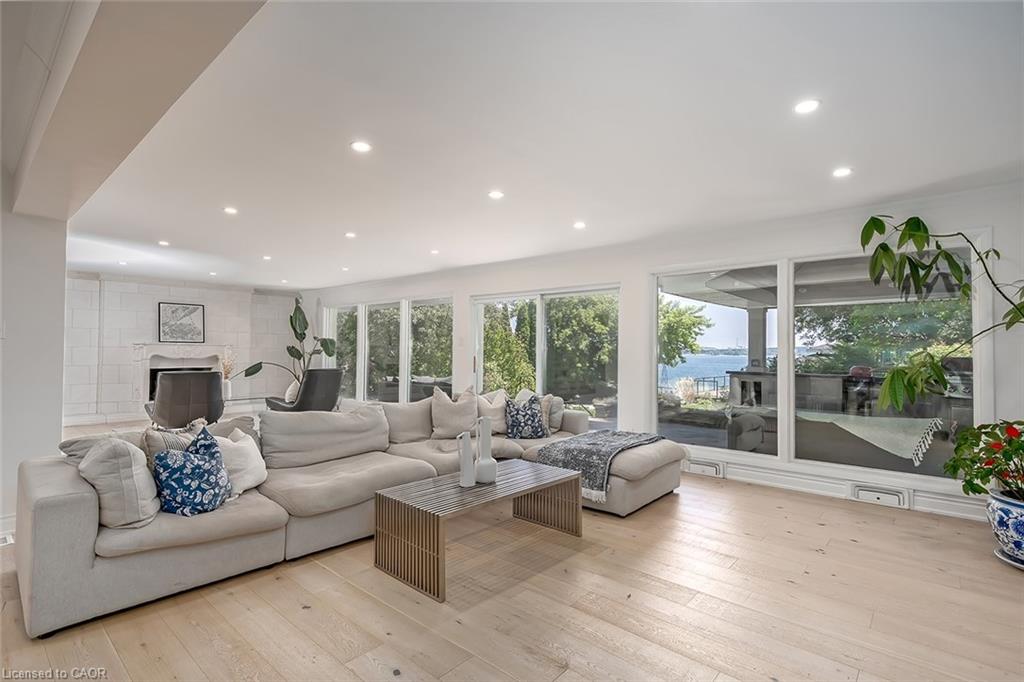 624 North Shore Boulevard E Property Photo 9