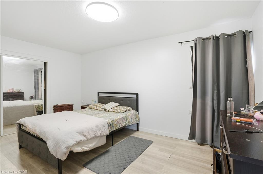 1-82 Queen Street N Property Photo 7
