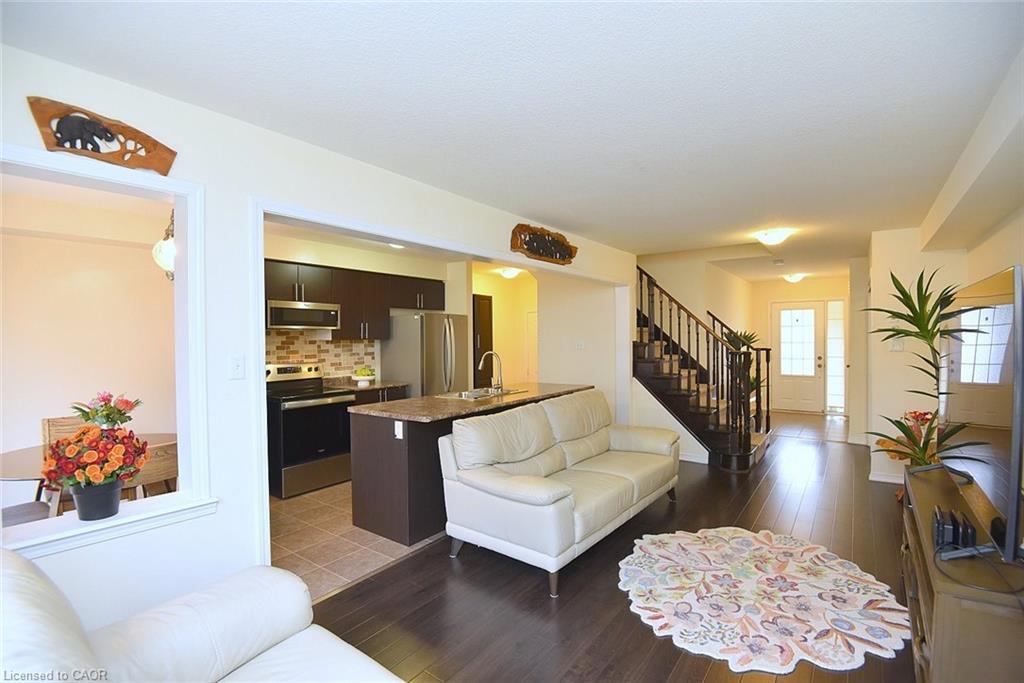 9 Lynch Crescent Property Photo 9