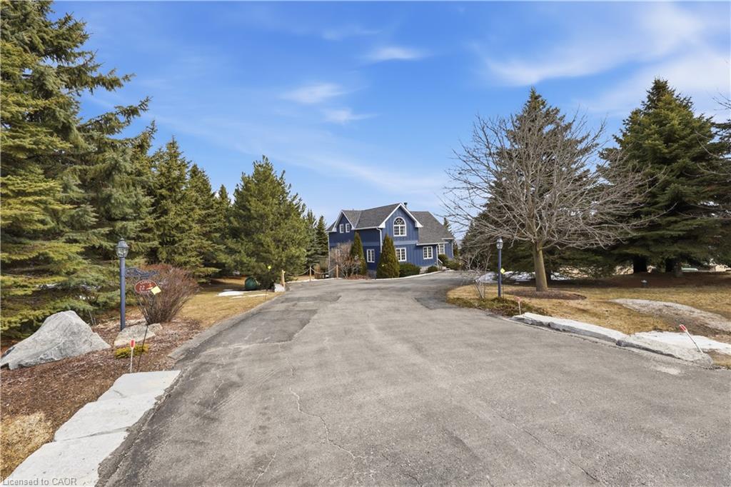 22 Lloyd's Traverse Crescent Property Photo 1
