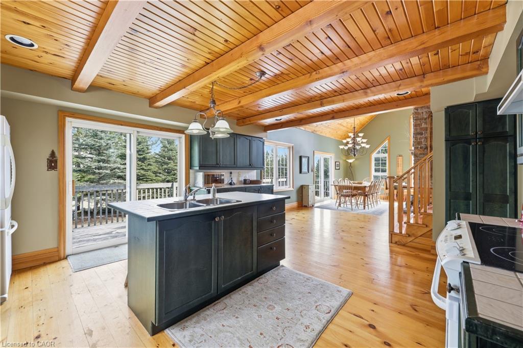 22 Lloyd's Traverse Crescent Property Photo 12