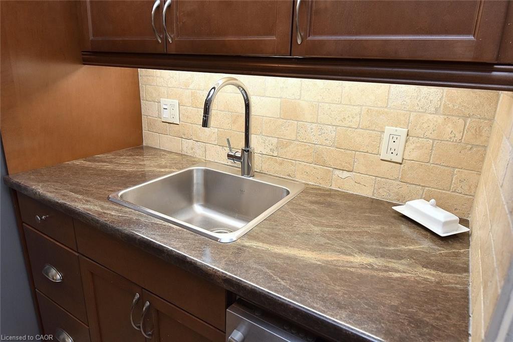 410-75 Duke Street Property Photo 16
