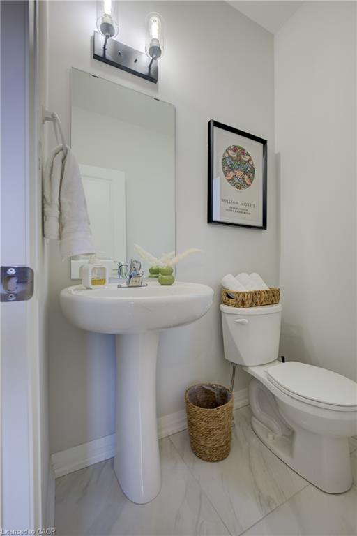 36 Alicia Crescent Property Photo 6