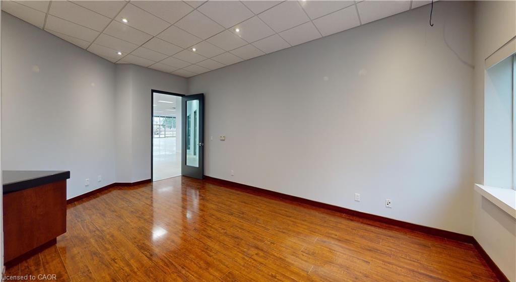 4553 King Street E Property Photo 8