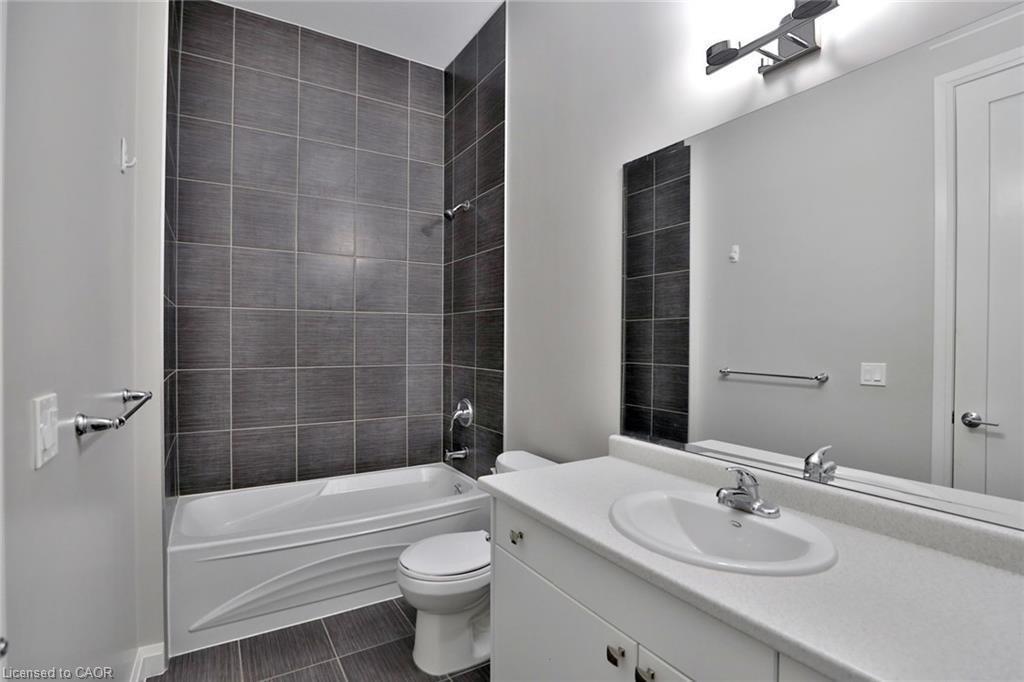 204-112 King Street E Property Photo 18