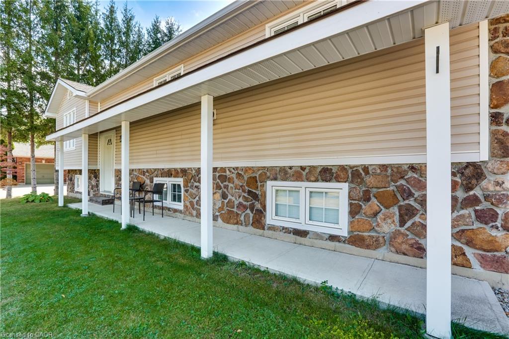 41 Church Street W Property Photo 6