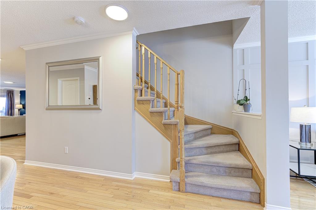 2142 Meadowglen Drive Property Photo 19