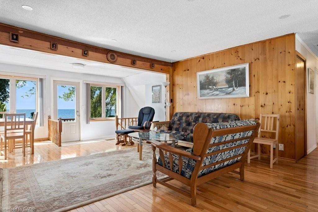 2592 Lakeshore Road Property Photo 17