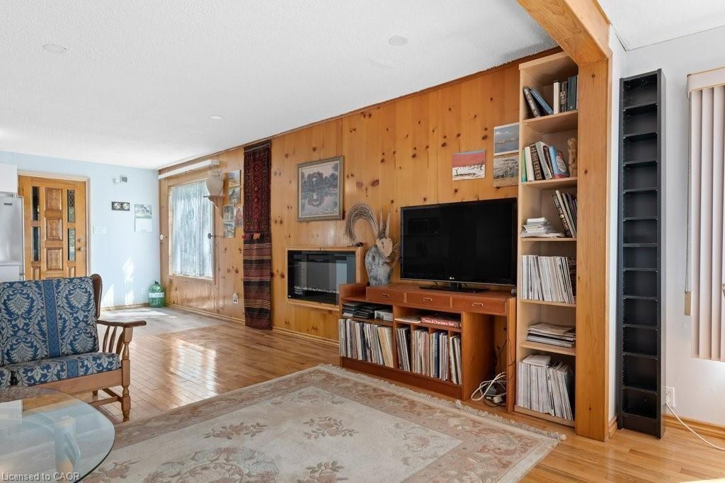 2592 Lakeshore Road Property Photo 20