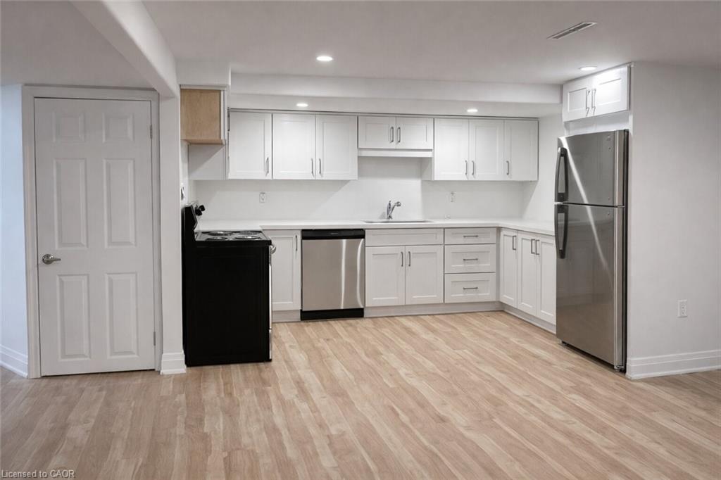 20 Blackthorne Avenue Property Photo 1