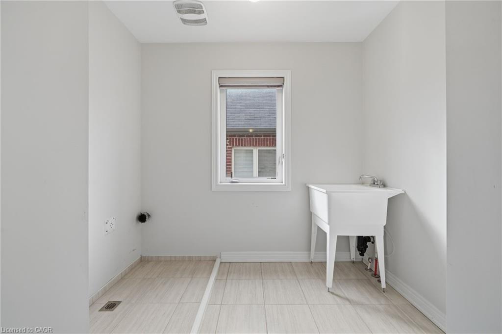 1659 Emberton Way Property Photo 38