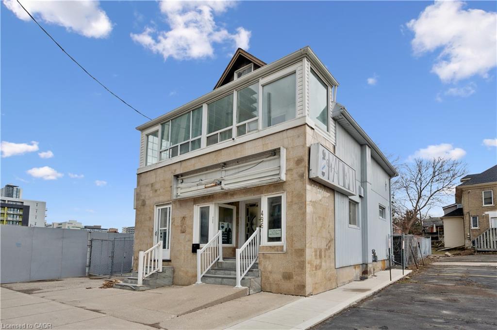 496 King Street E Property Photo 2