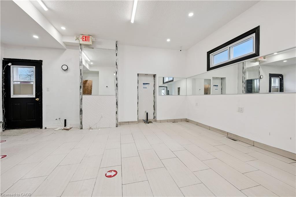 496 King Street E Property Photo 6