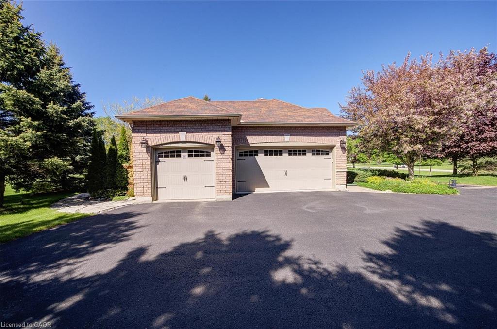 11 Bridlewood Boulevard Property Photo 9