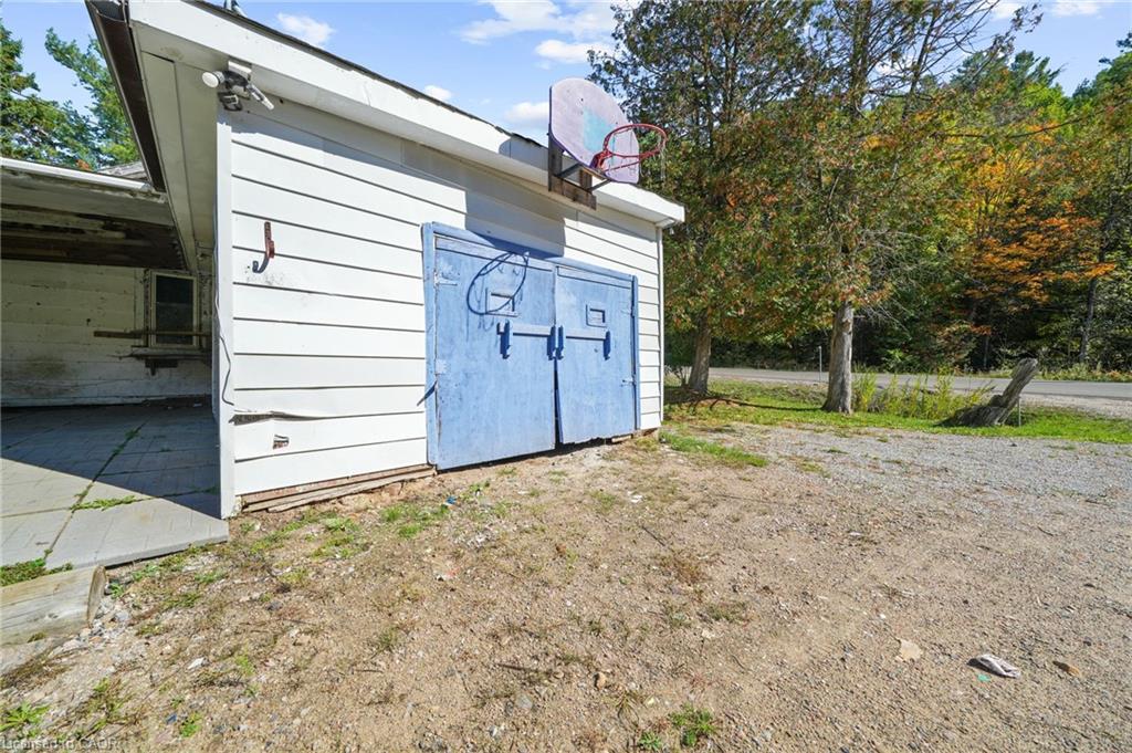 1093 South Lake Road Property Photo 4