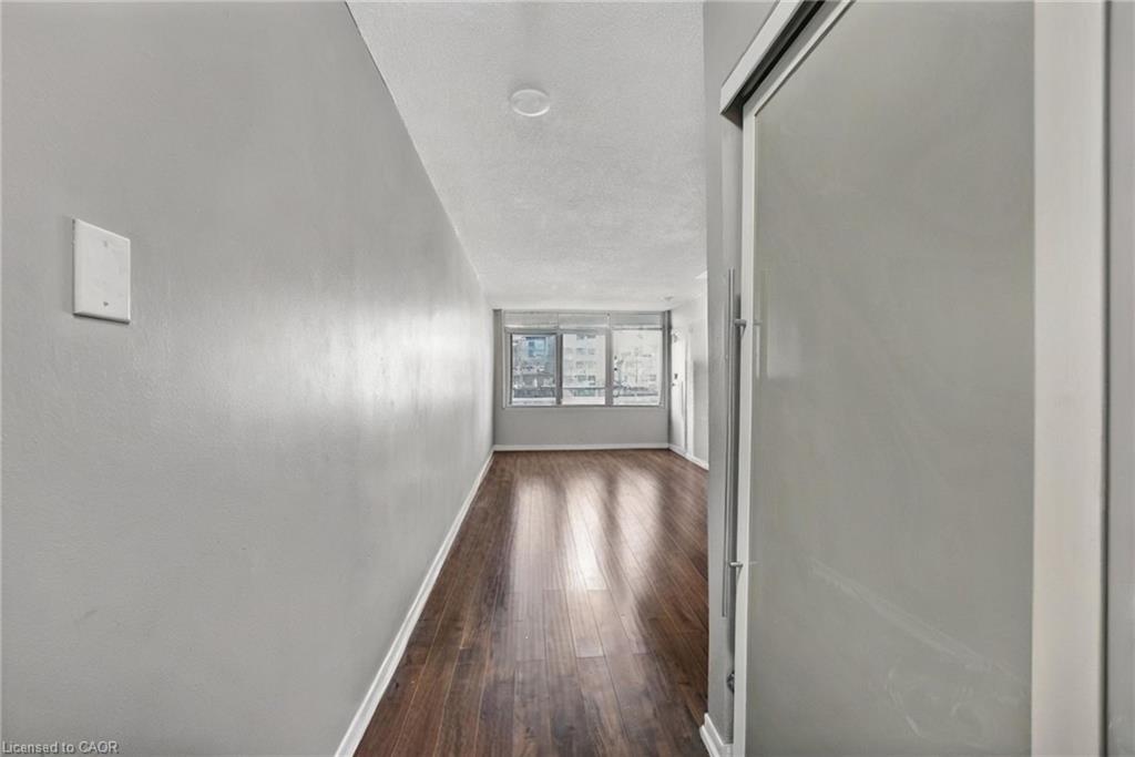 725-38 Joe Shuster Way Property Photo 4