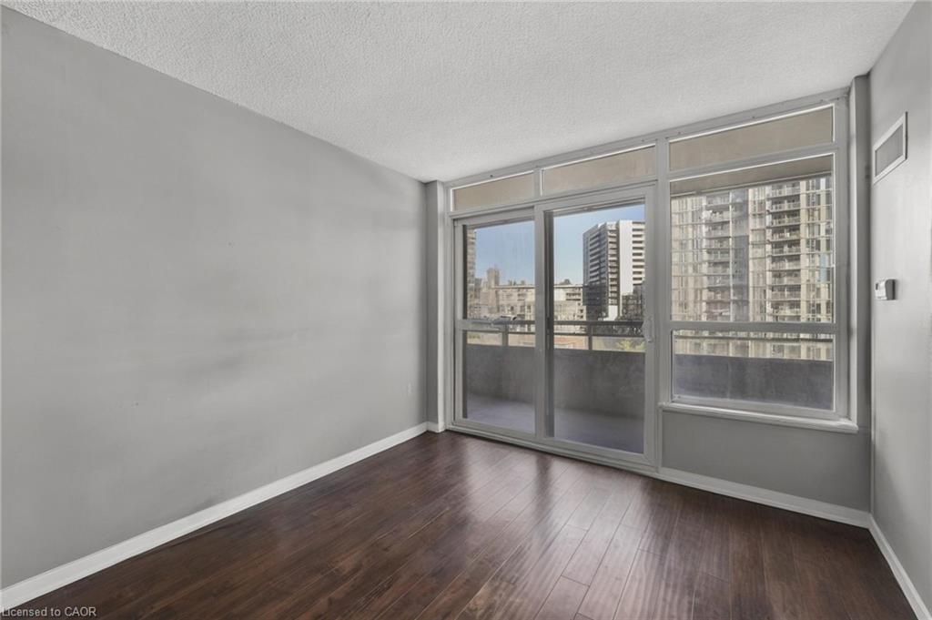 725-38 Joe Shuster Way Property Photo 6