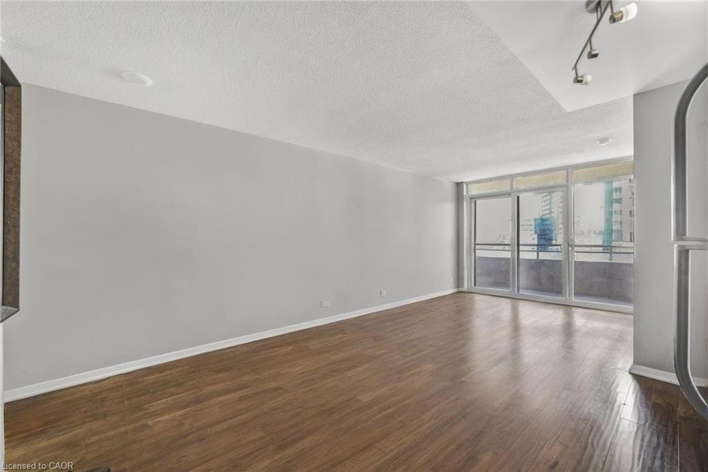 725-38 Joe Shuster Way Property Photo 7