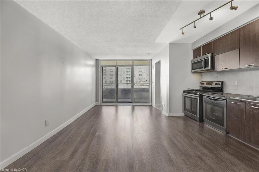 725-38 Joe Shuster Way Property Photo 8