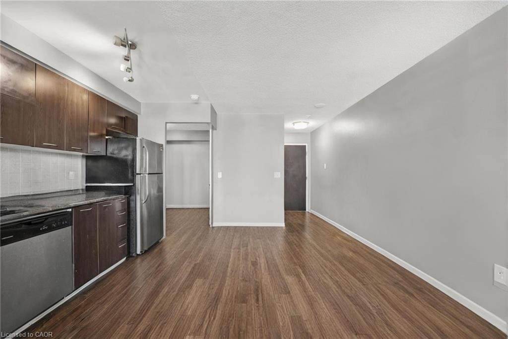 725-38 Joe Shuster Way Property Photo 12