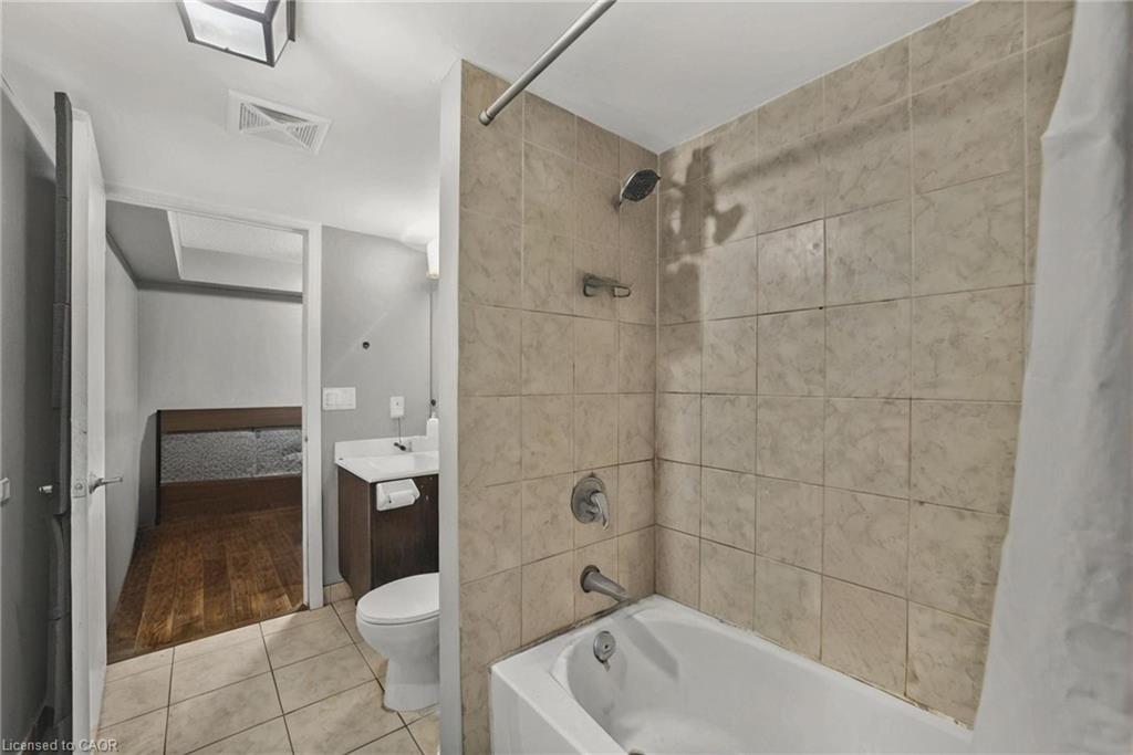 725-38 Joe Shuster Way Property Photo 22