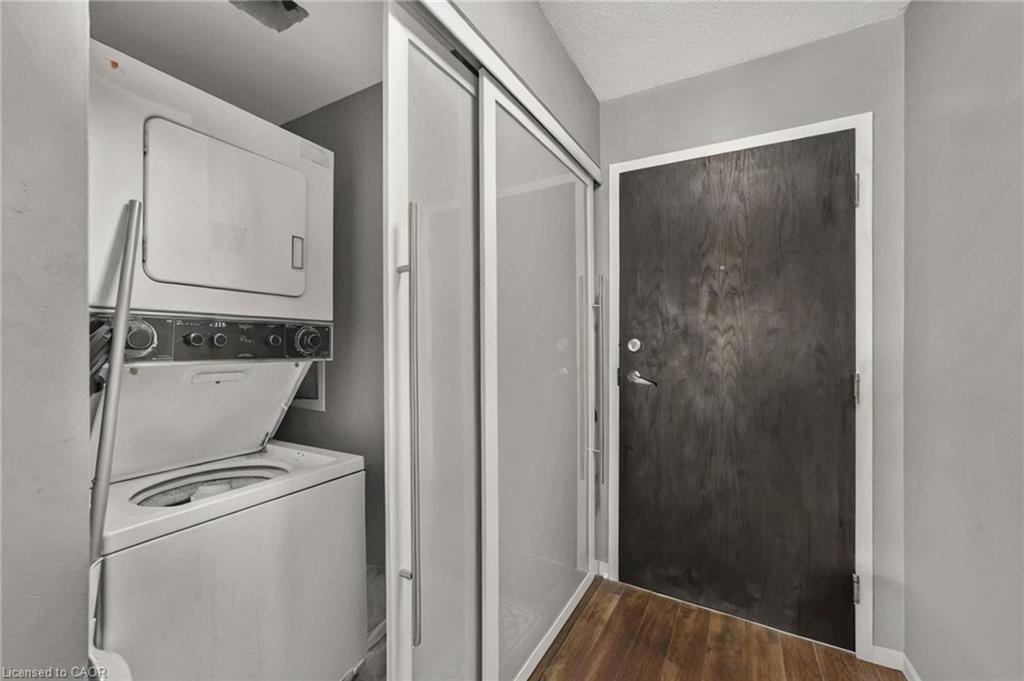 725-38 Joe Shuster Way Property Photo 23