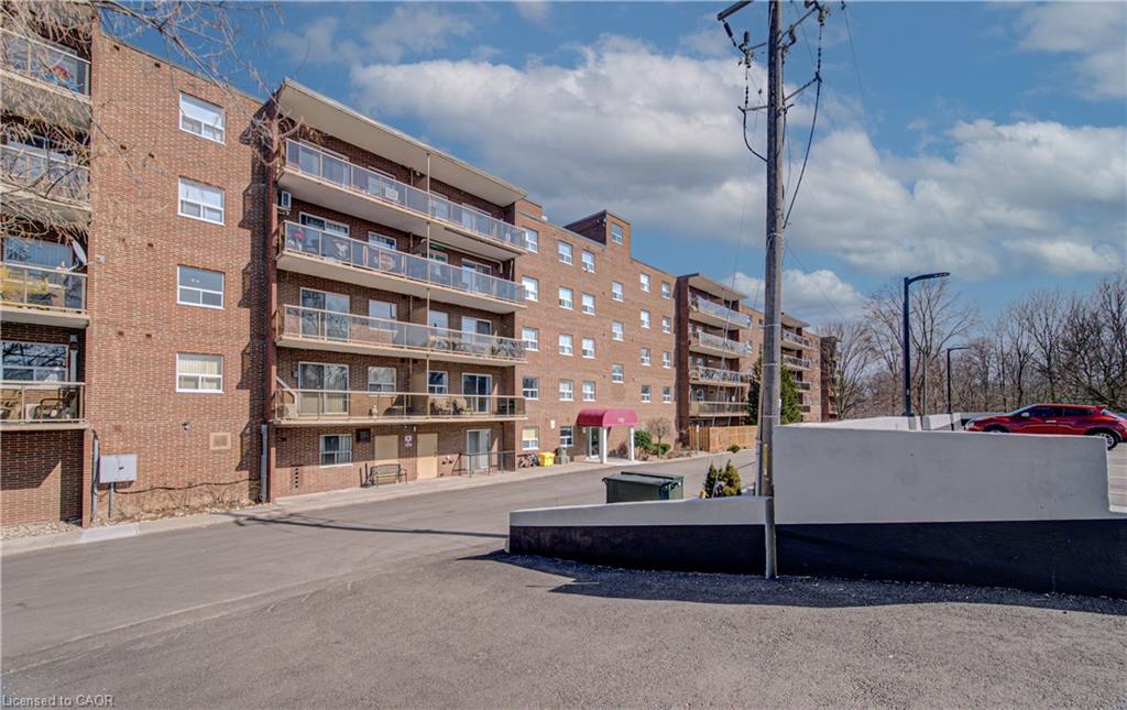 202-793 Colborne Street Property Photo 27