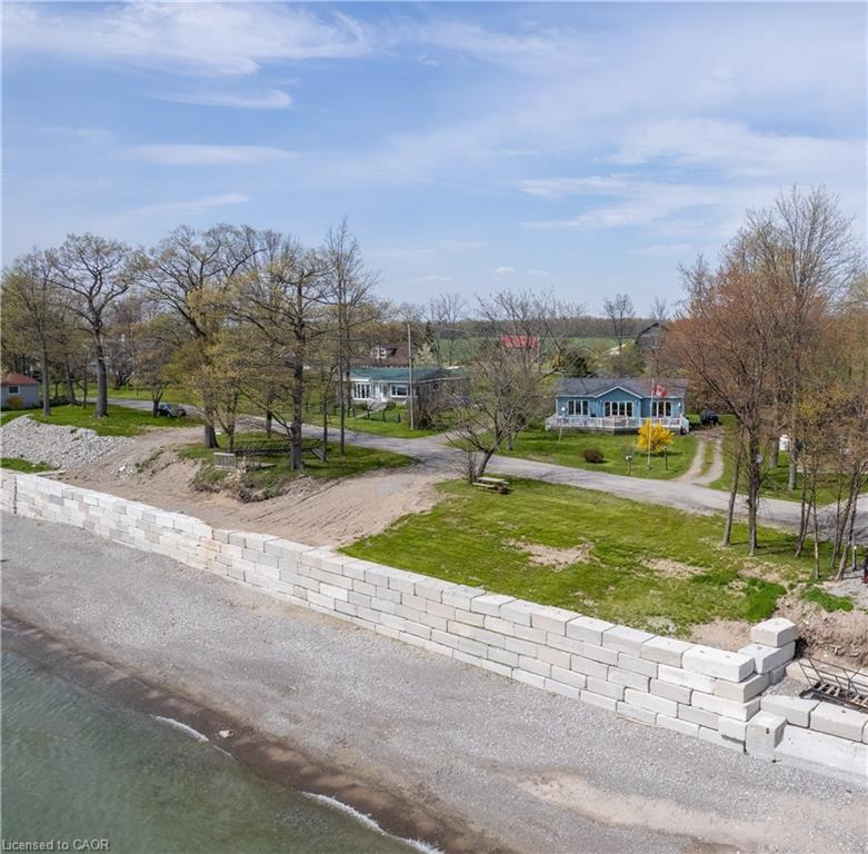 557 Edgewater Place Property Photo 2
