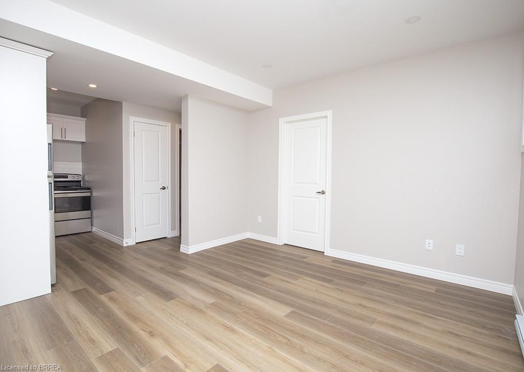 355 Wellington Street Property Photo 5
