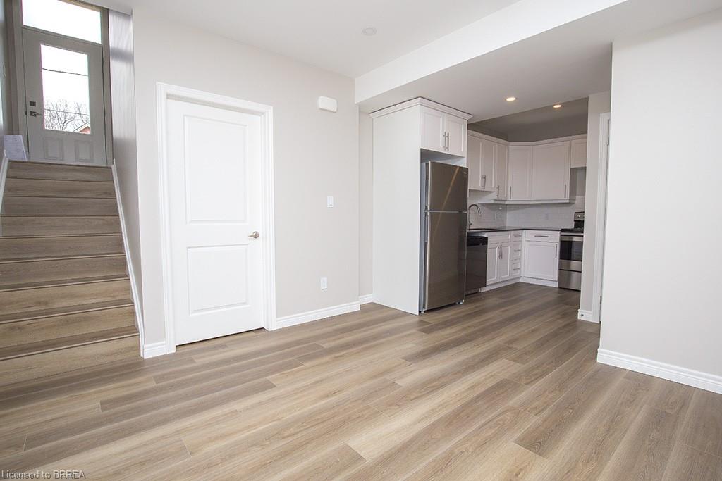 355 Wellington Street Property Photo 6