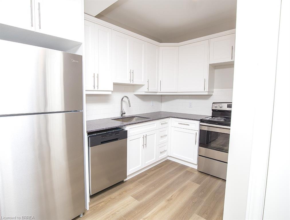355 Wellington Street Property Photo 8
