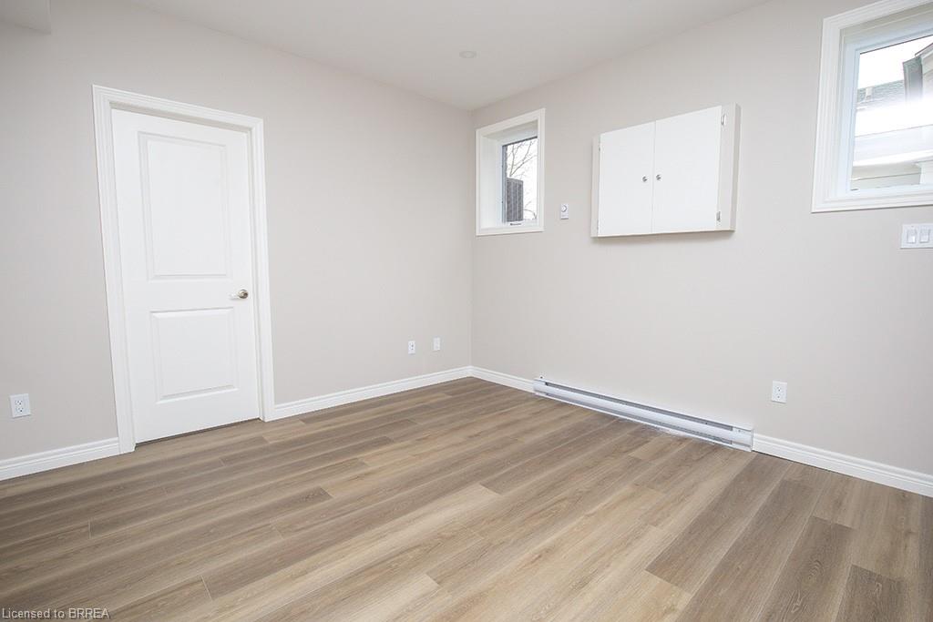 355 Wellington Street Property Photo 15