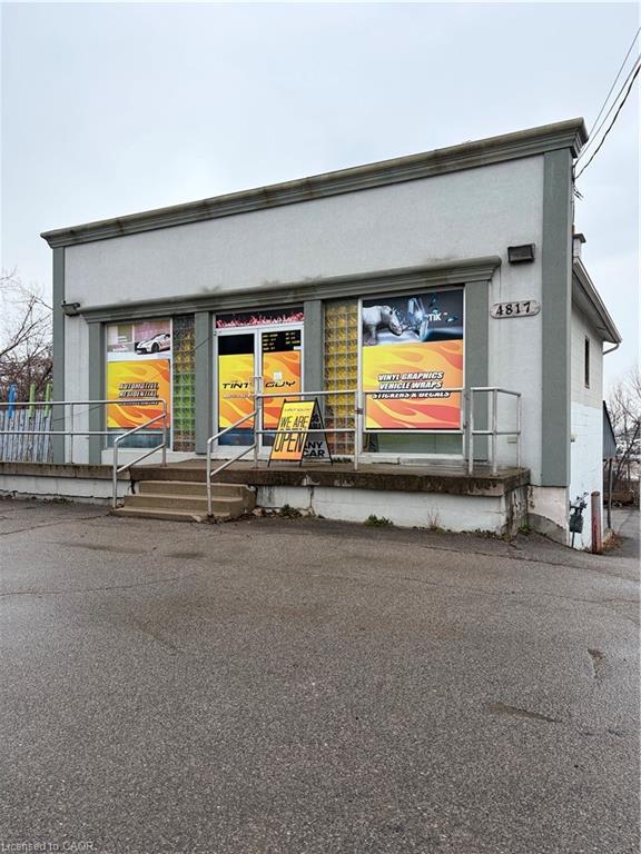 4817 King Street Property Photo 1