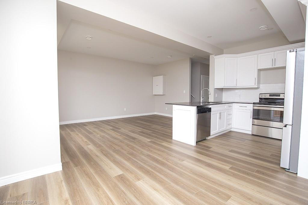 355 Wellington Street Property Photo 29
