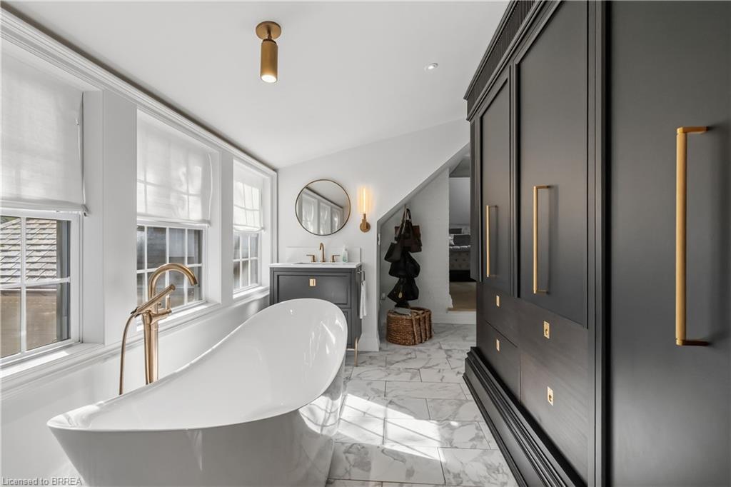 8 Tutela Heights Road Property Photo 32