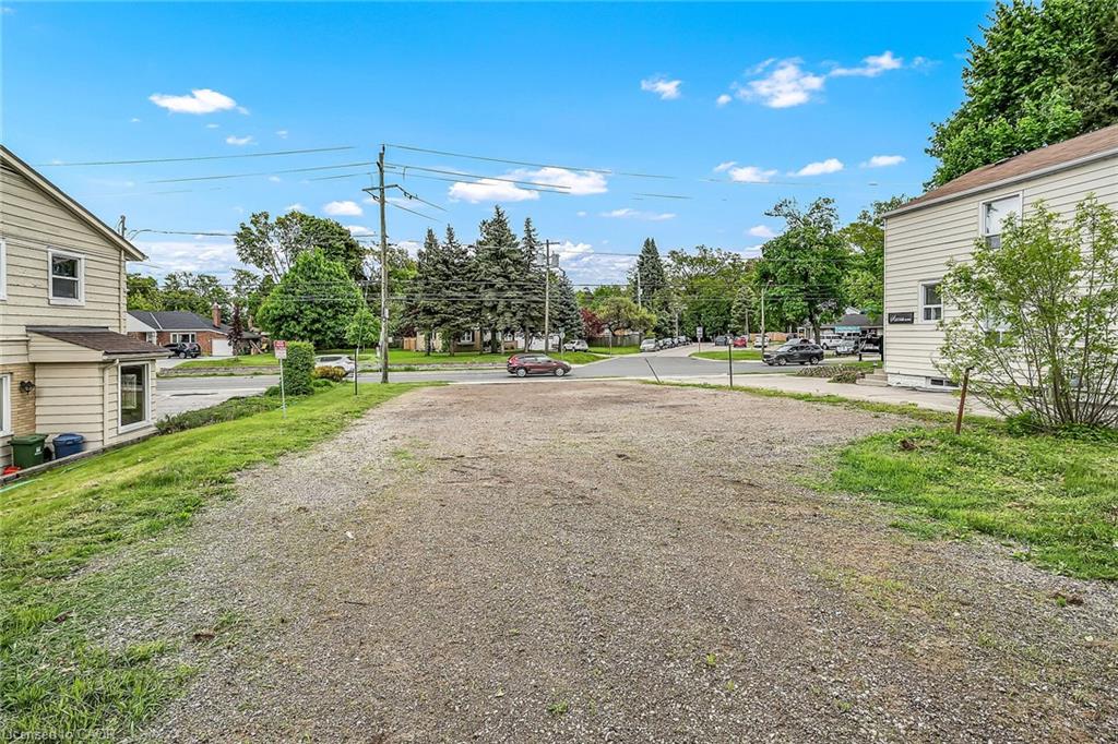 51 Wilson Street E Property Photo 28
