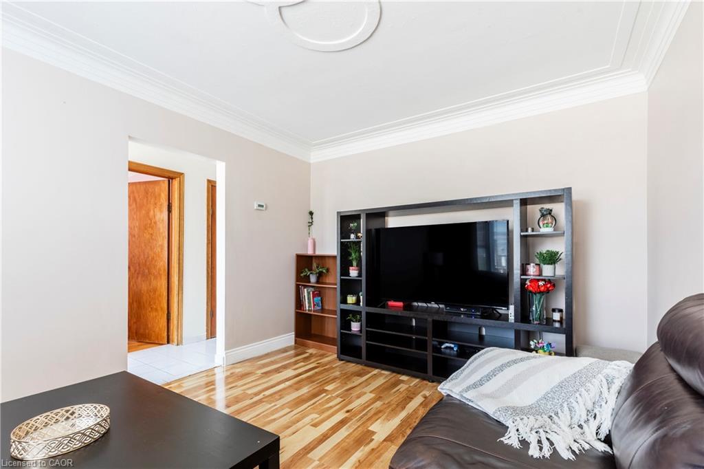 118 Julian Avenue Property Photo 8