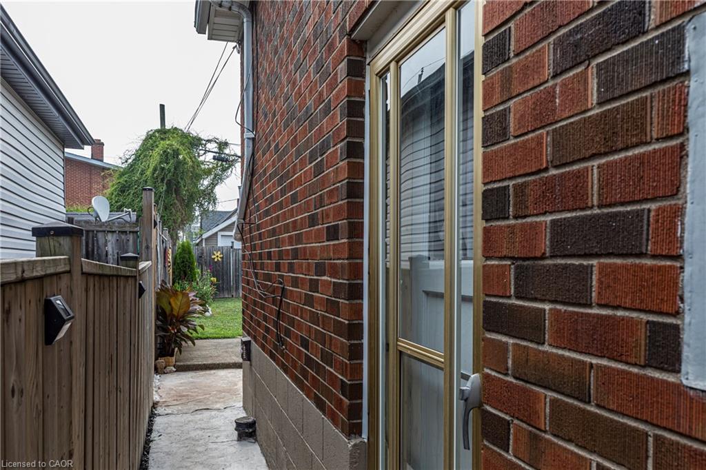 118 Julian Avenue Property Photo 35