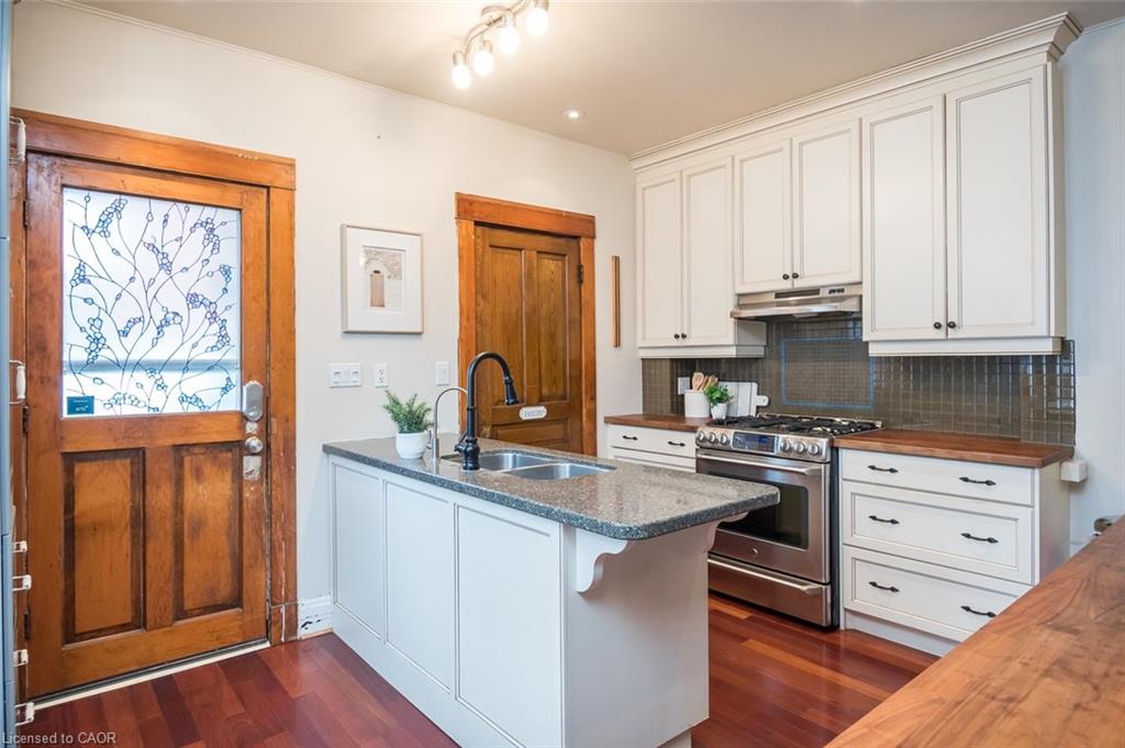 207 Waterloo Street N Property Photo 15