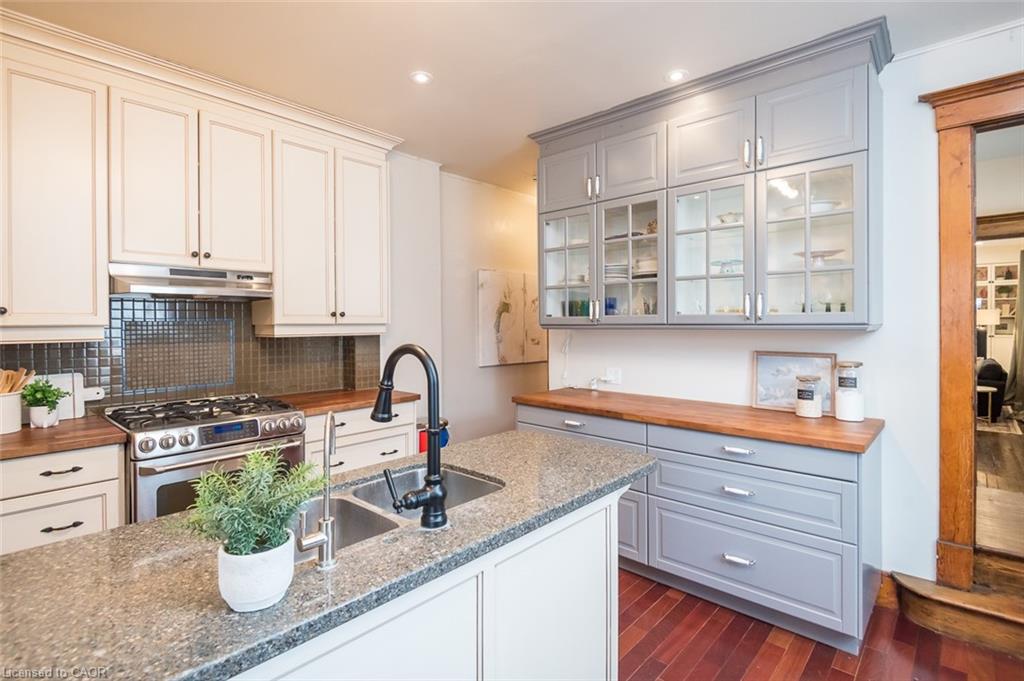 207 Waterloo Street N Property Photo 17