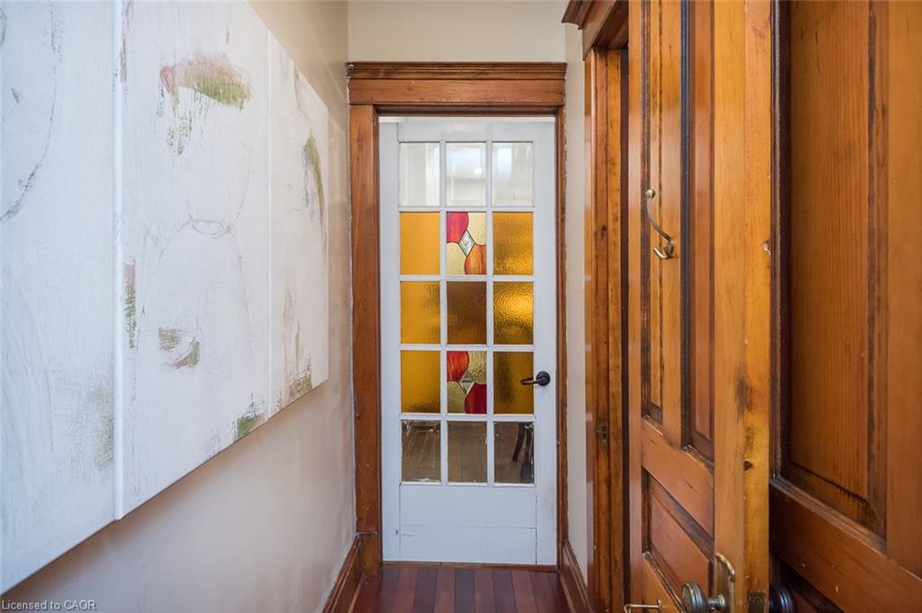 207 Waterloo Street N Property Photo 20