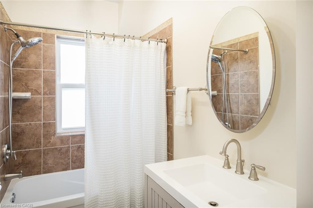 207 Waterloo Street N Property Photo 31