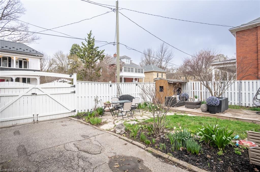 207 Waterloo Street N Property Photo 45
